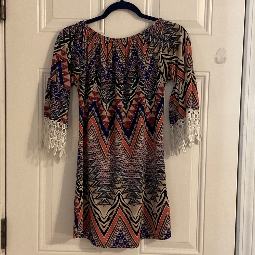 WinWin Red and Blue Lace Tunic - Picture 3 of 3
